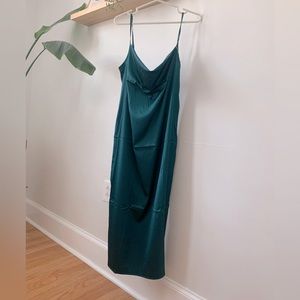 Sleeveless spaghetti strap satin dress green